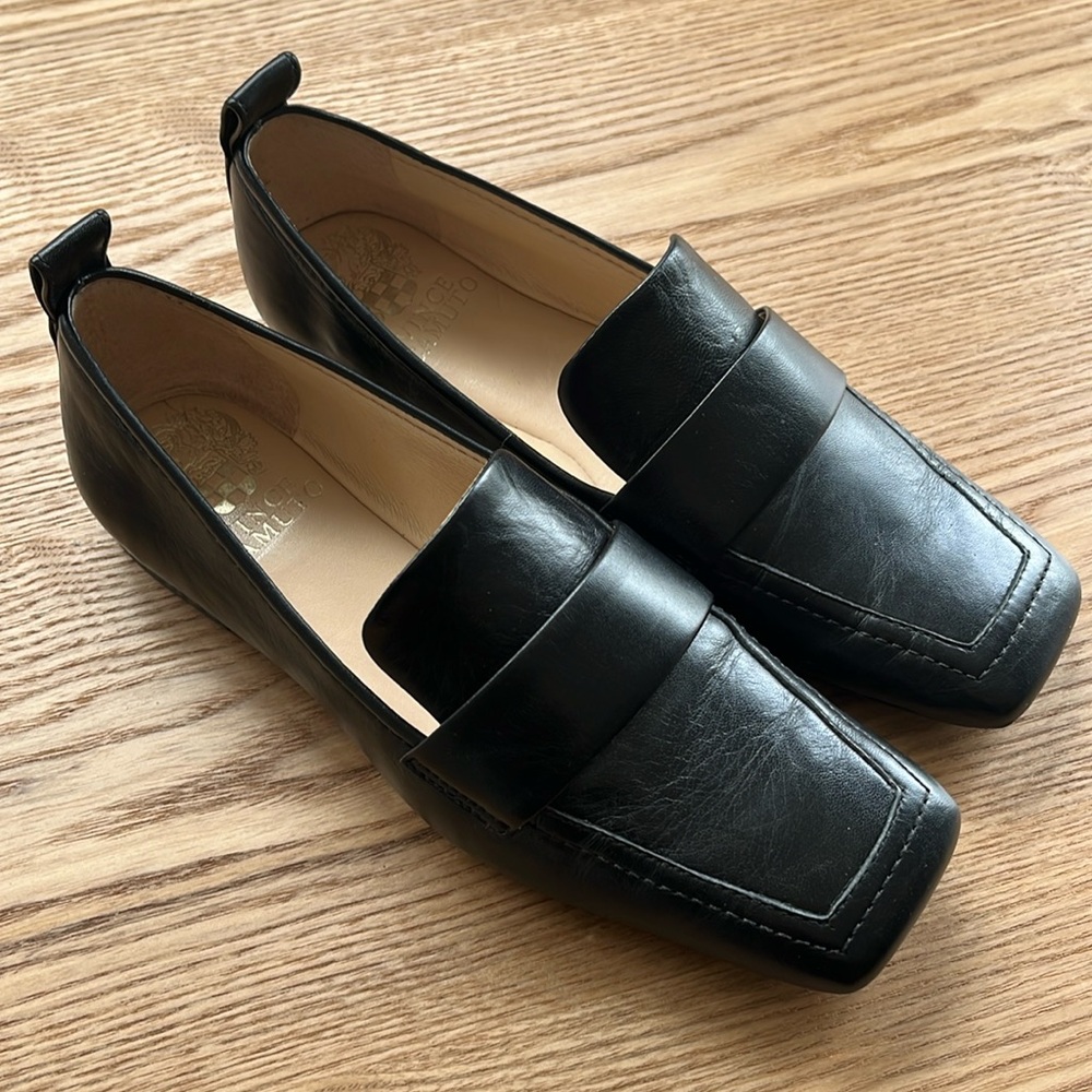 VINCE CAMUTO FAUX LEATHER BLACK MULES